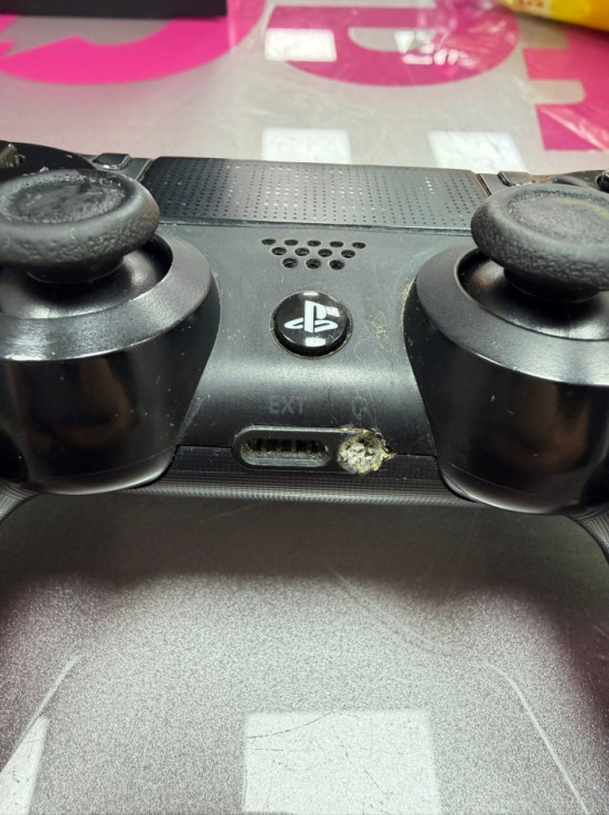 7-7-83817-3-Consola PS4 Fat 1 TB