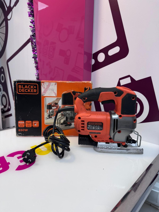 9-9-72444-2-Sierra caladora blackdecker bes610