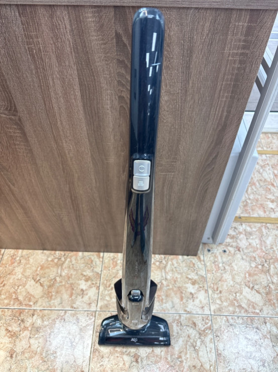 1-1-267194-2-Aspirador Escoba Aeg Cx7