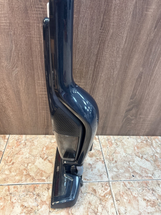 1-1-267194-3-Aspirador Escoba Aeg Cx7