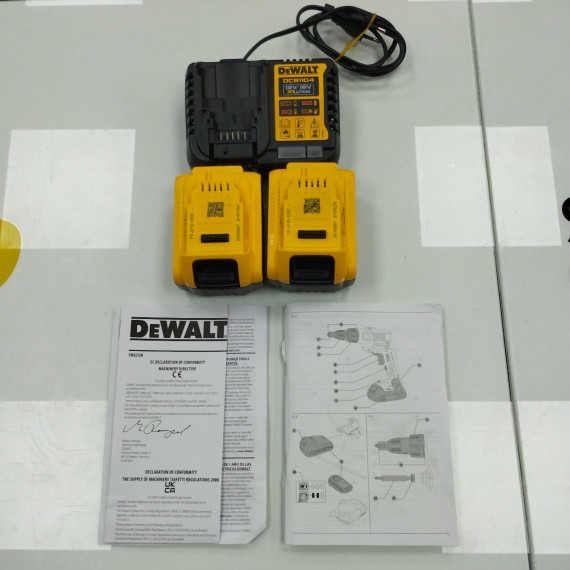 6-6-162881-9-Kit Herramientas Dewalt