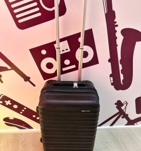 9-9-74625-1-Maleta viaje amazon basics cabina 35 ancho, 25 profundo expansible, 53 de alto 