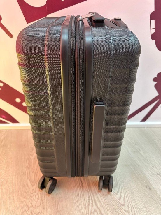 9-9-74625-3-Maleta viaje amazon basics cabina 35 ancho, 25 profundo expansible, 53 de alto 