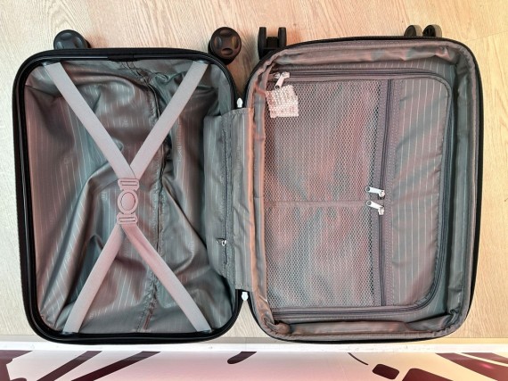 9-9-74625-4-Maleta viaje amazon basics cabina 35 ancho, 25 profundo expansible, 53 de alto 