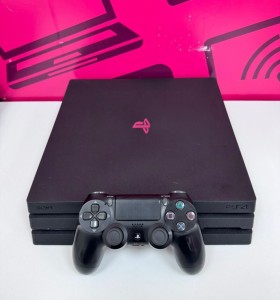 7-7-84149-1-Consola PS4 Pro 1t