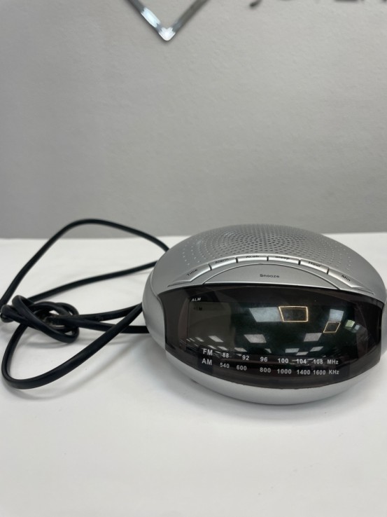 1-1-266834-2-Radio Portátil Despertador