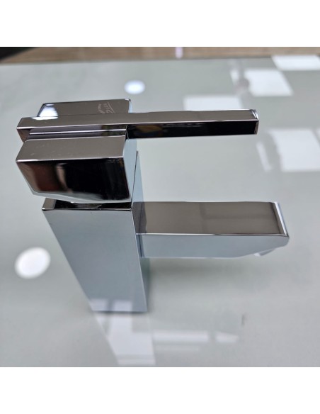 8-8-75127-2-Grifo baño Griferia 2000(Nuevo)