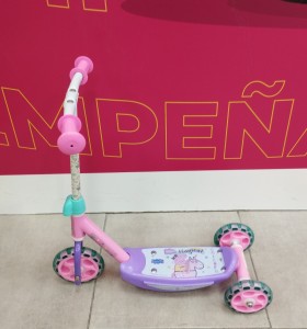 6-6-166281-1-Patinete Peppa Pig