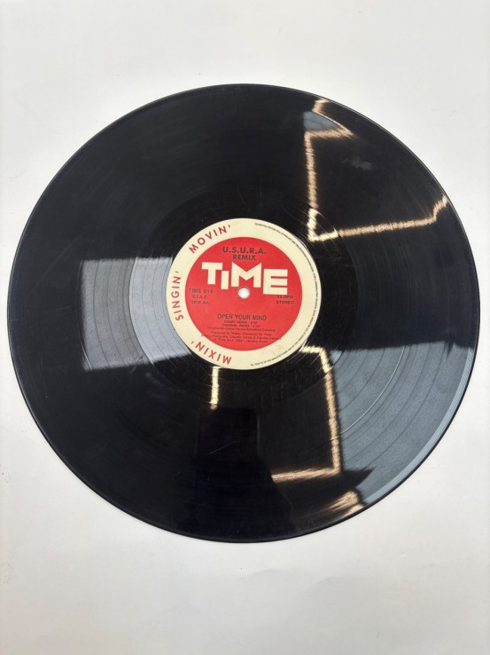 1-1-267603-2-Vinilo bass can you hear me