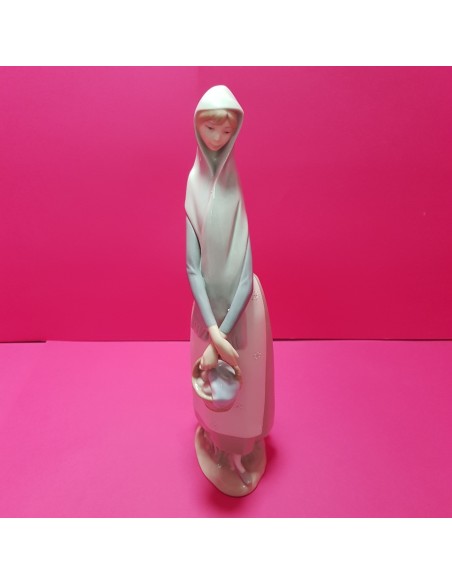 6-6-92616-4-figura de lladro señora campesina con cesta