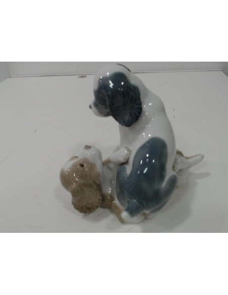 6-8-29902-2-Figura Perros Jugando Nao de Lladro