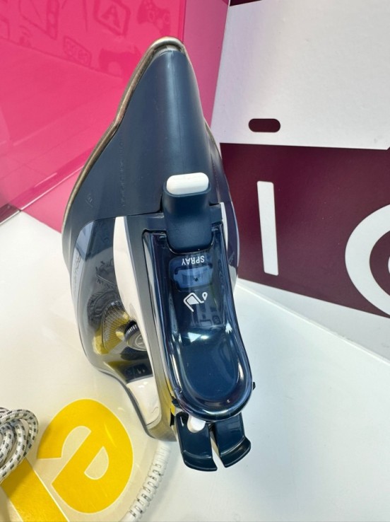 9-9-74731-2-Plancha Vapor Rowenta Dw4308