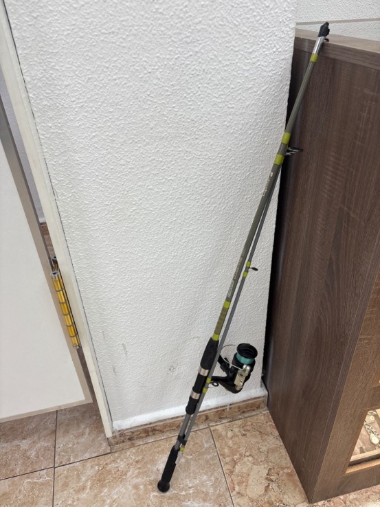 1-1-266043-2-Cana De Pescar Simple Con Carrete Caperlan