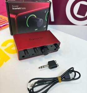 9-9-73516-1-Tarjeta Sonido Focusrite Scarlett Solo 4th Gen