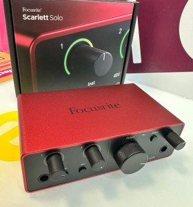 9-9-73516-1-Tarjeta Sonido Focusrite Scarlett Solo 4th Gen 2