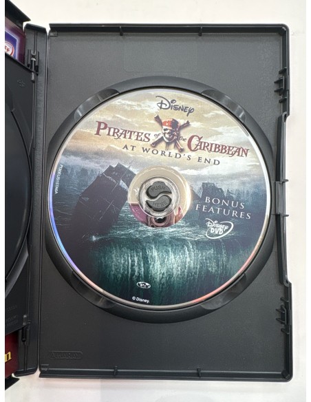 1-1-260881-3-Pitaras del caribe at worlds end