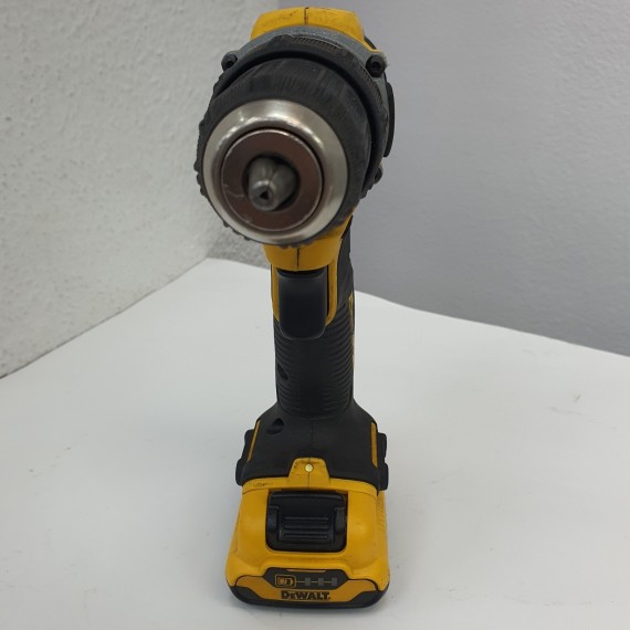 1-1-257754-4-Taladro A Bateria Dewalt Dcd701 