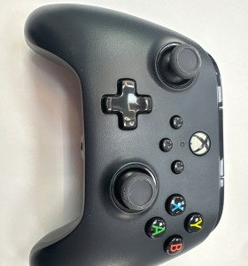 1-1-268326-1-Mando Xbox One Negra