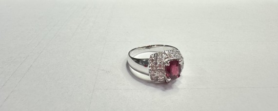 7-1-267777-2-Anillo con rubí de oro blanco 18K y diamantes 0.21ct. T13