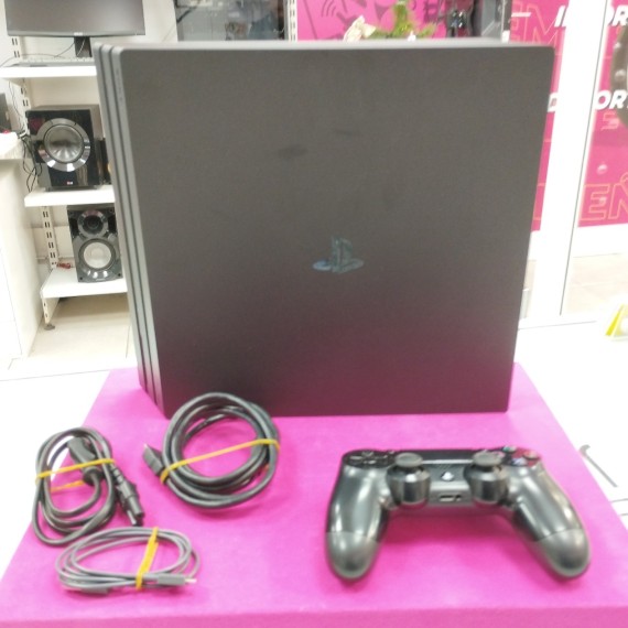 6-6-166686-1-Consola PS4 Pro 1 TB