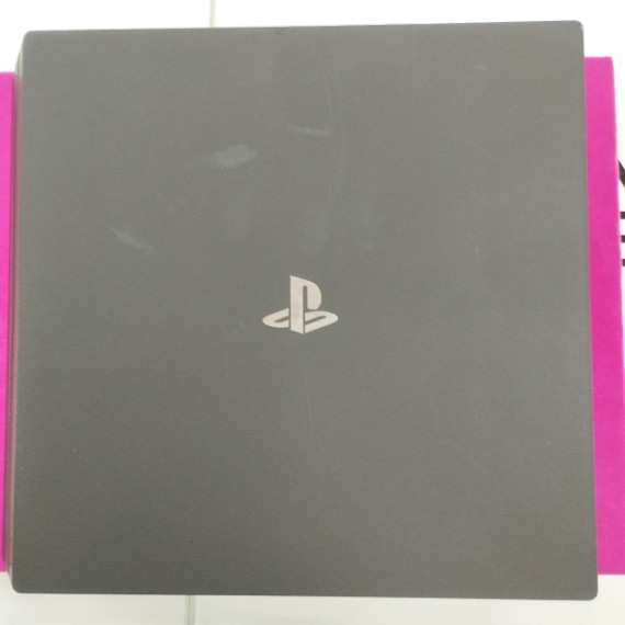 6-6-166686-2-Consola PS4 Pro 1 TB