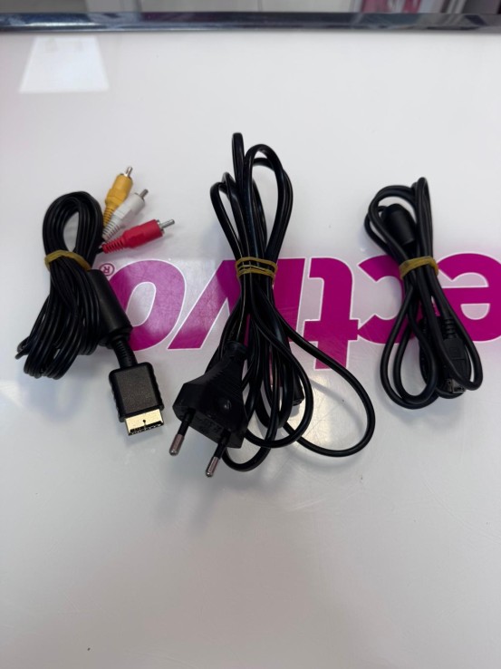 9-9-73738-3-Consola PS3 Sony Cech-2504a