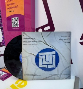 9-9-74935-1-Vinilo Jethro Tull Under Wraps  2