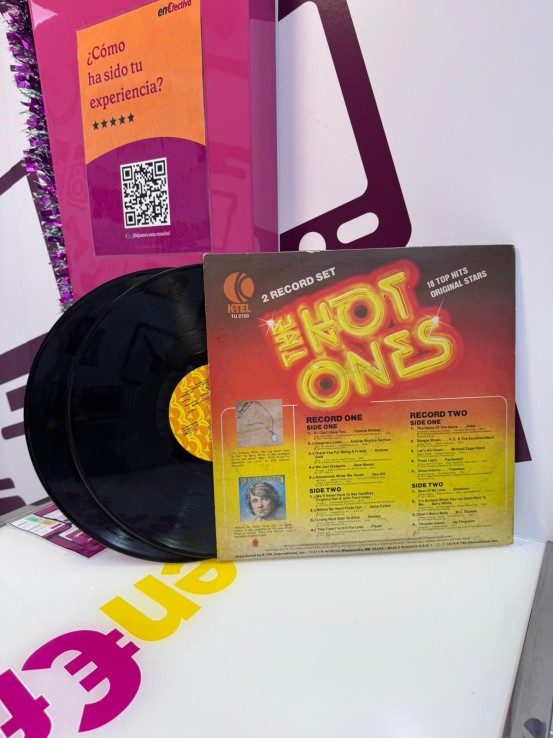 9-9-74900-2-Vinilo The hot ones 