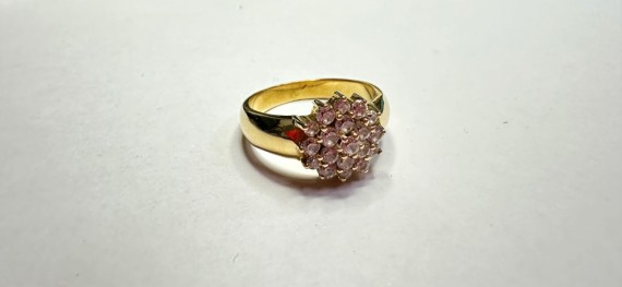 1-1-266076-2-Anillo con rosetón circonitas de oro amarillo 18K, T 20