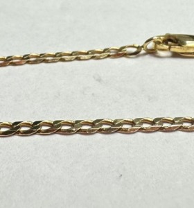 1-7-83240-1-Cadena eslabones tipo barbada de oro amarillo 18K