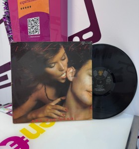 9-9-74960-1-Vinilo Love bite the tee cees