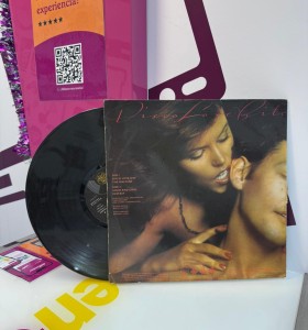 9-9-74960-1-Vinilo Love bite the tee cees 2