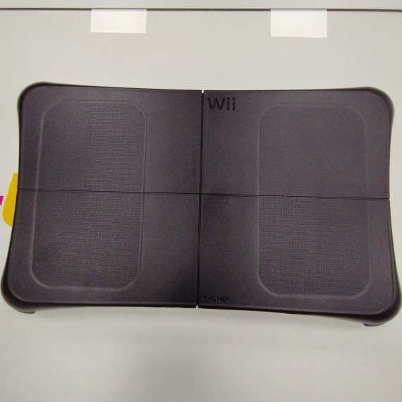 6-6-166596-7-Consola Wii Fit Plus Pack Negra