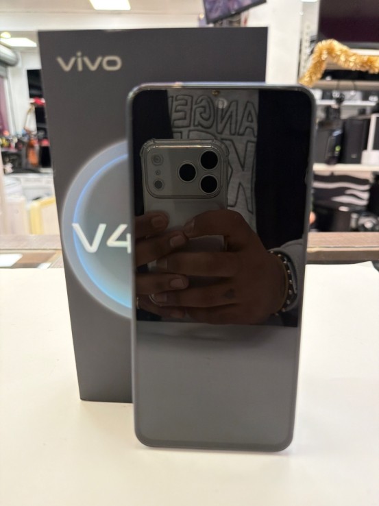 1-1-268676-2-Smartphone VIVO V40 SE 88 256 Gb Crystal Black