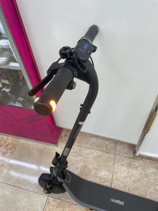 1-1-268693-4-Patinete Ninebot 