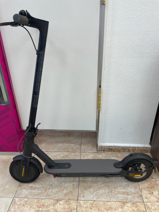 1-1-267220-1-Patinete Electrico Xiaomi Scooter Essential