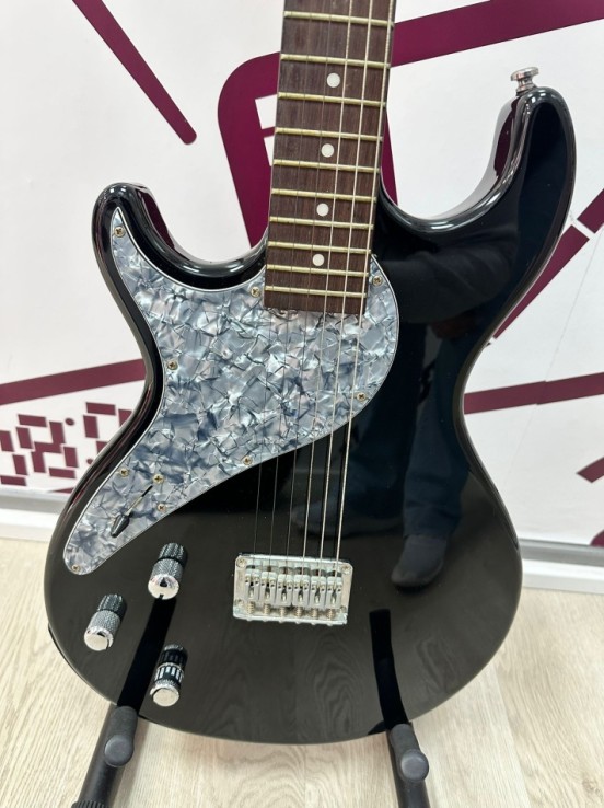 9-9-75265-2-Guitarra Electrica Line 6 Variax 500