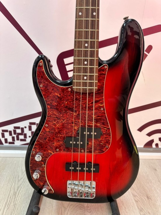 9-9-75263-1-Bajo Electrico Squier Classic Vibe 60s