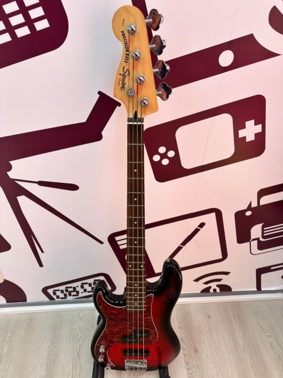 9-9-75263-6-Bajo Electrico Squier Classic Vibe 60s