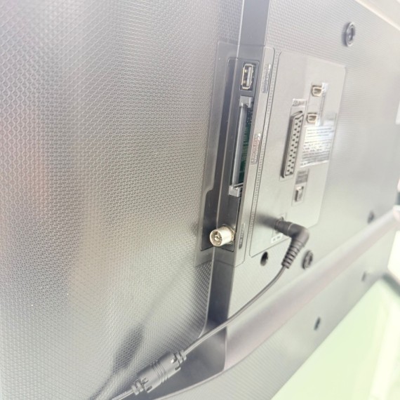 8-8-73661-5-Smartphone Samsung UE32J4000AW 