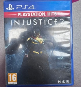 7-7-84731-1-Consola PS4 Injustice 2