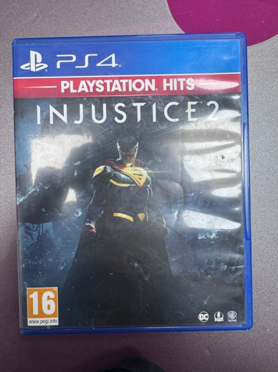 7-7-84731-1-Consola PS4 Injustice 2