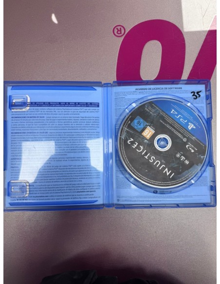 7-7-84731-3-Consola PS4 Injustice 2