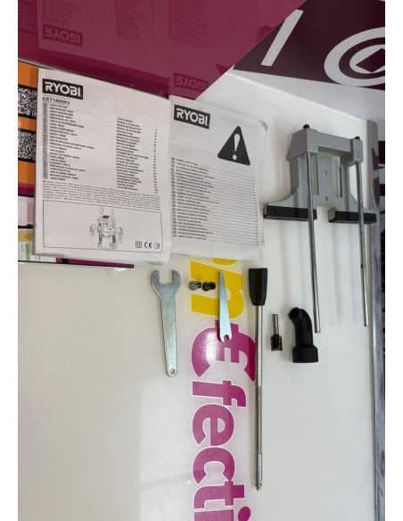 9-9-75043-3-Fresadora Ryobi Ert1400rv 1400w