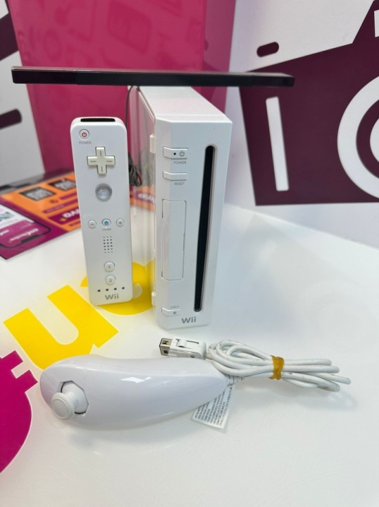 9-9-75247-1-Consola Wii rvl-001
