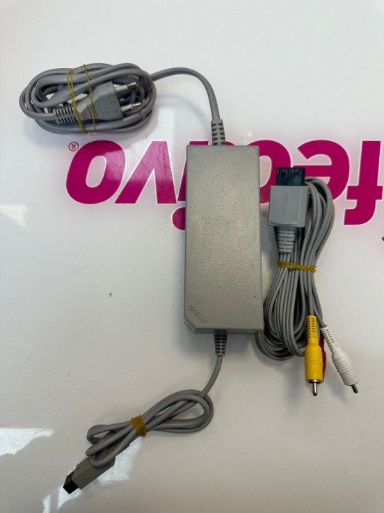 9-9-75247-2-Consola Wii rvl-001