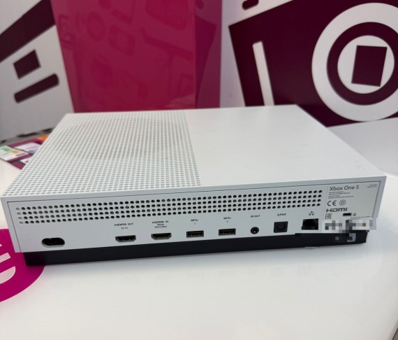 9-9-75280-4-Consola Xbox One S 1681 1t 