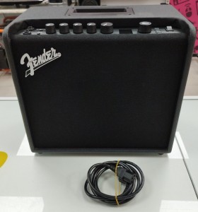 6-6-165123-1-Amplificador Guitarra Fender Mustang LT25