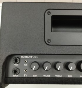 6-6-165123-1-Amplificador Guitarra Fender Mustang LT25 2