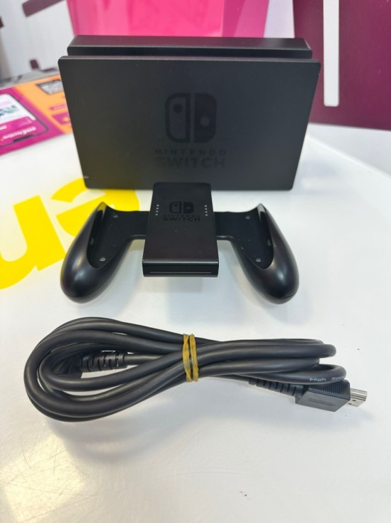 9-9-75350-1-Dock Nintendo Switch